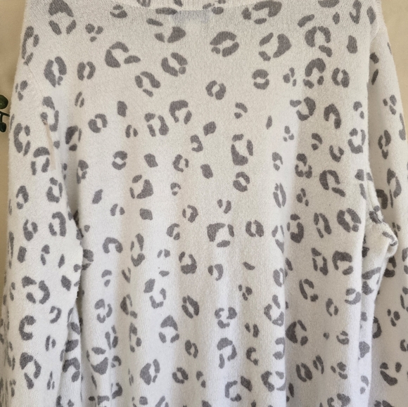 Sweater - Picture 3 of 6